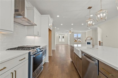 END UNIT TOWNHOME - looking for low maintenance living in an - photo 18