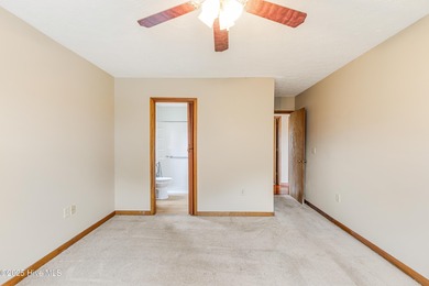 Looking for a Big Private Yard and a nice Handicapped equipped