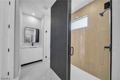 Experience the perfect blend of elegance, comfort, and location - photo 28