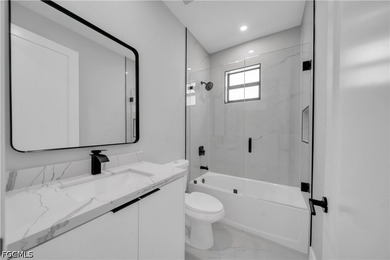 Experience the perfect blend of elegance, comfort, and location - photo 33
