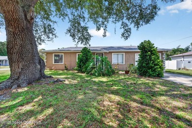 This 2 bedroom, 2 bath home is full of potential & ready for - photo 2