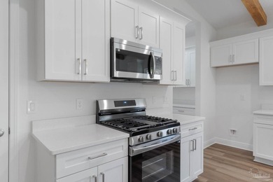 This Adorable and semi-custom craftsman inspired brand new home - photo 7