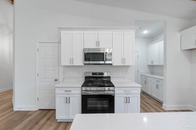 This Adorable and semi-custom craftsman inspired brand new home - photo 8