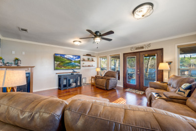 Beautifully Updated Waterfront Home on Lake Palestine - photo 8