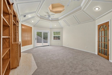 Welcome to an exceptional residence in the prestigious gated Bay - photo 22