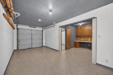 Welcome to an exceptional residence in the prestigious gated Bay - photo 36