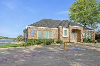 Welcome to an exceptional residence in the prestigious gated Bay - photo 40
