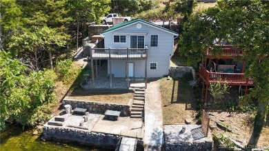 Lake Home ActiveUnderContr in Rocky Mount, Missouri