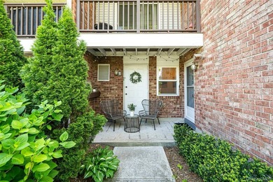 Welcome to easy living in the desirable Fisherman's Wharf - photo 2