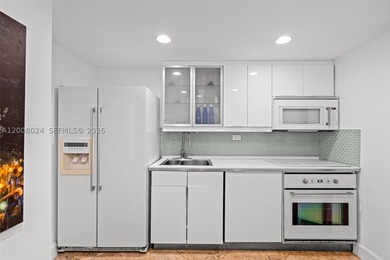 Experience true Brickell living in this exceptional unit - photo 12