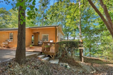 Lake Hartwell Home For Sale in Fair Play South Carolina