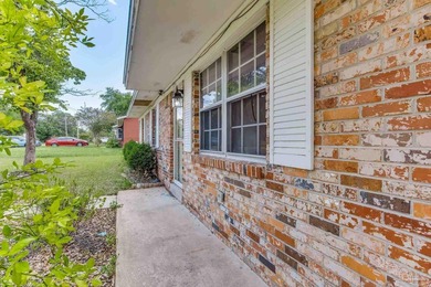 Step into the delightful 3-bedroom, 2-bath haven nestled in the - photo 32
