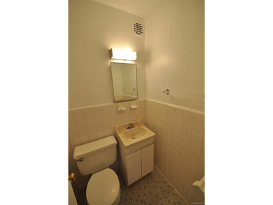 Opportunity Knocks! Sought after Garth Essex---Walk to Scarsdale - photo 5