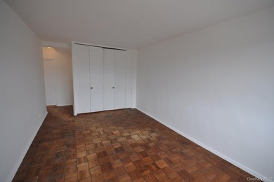 Opportunity Knocks! Sought after Garth Essex---Walk to Scarsdale - photo 7