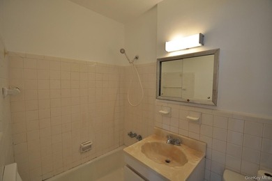 Opportunity Knocks! Sought after Garth Essex---Walk to Scarsdale - photo 8