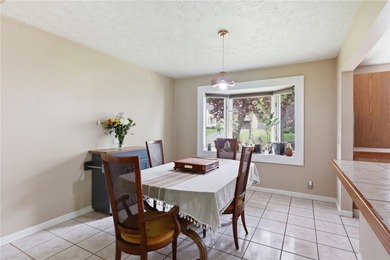 Welcome to effortless living in East Irondequoit, just moments - photo 9