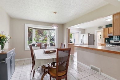 Welcome to effortless living in East Irondequoit, just moments - photo 10