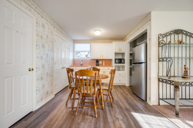 Beautifully Updated Waterfront Home on Lake Palestine - photo 16