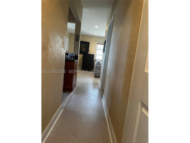 Single family 3 bedroom, single-family home sits on an expansive - photo 8