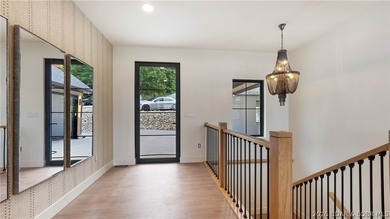 Luxury lakefront living w/ high-end finishes, exceptional - photo 17
