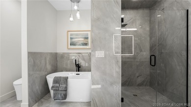Luxury lakefront living w/ high-end finishes, exceptional - photo 23