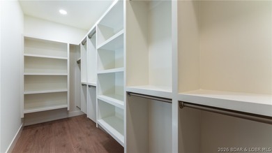 Luxury lakefront living w/ high-end finishes, exceptional - photo 24