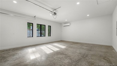 Luxury lakefront living w/ high-end finishes, exceptional - photo 27