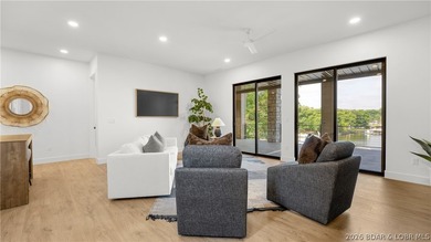Luxury lakefront living w/ high-end finishes, exceptional - photo 30