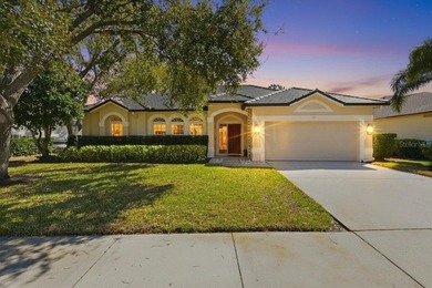 Virtually Staged. Welcome to this beautifully updated - photo 3