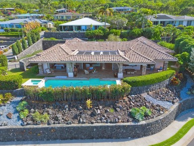 Perched above the Kona coast in the gated community of Bayview - photo 2