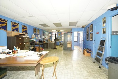 A massive property in the heart of Bay Ridge. This a fantastic - photo 5