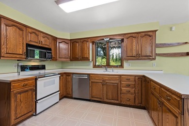 Let the sunshine in! This cheerful ranch is ready for you to add - photo 14