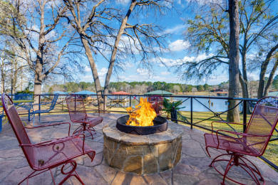 Beautifully Updated Waterfront Home on Lake Palestine - photo 23