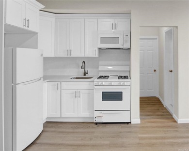 Absolutely beautiful, fully renovated co-op apartment in a