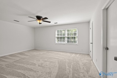 Spacious and move in ready, this beautifully updated 4-bedroom - photo 14