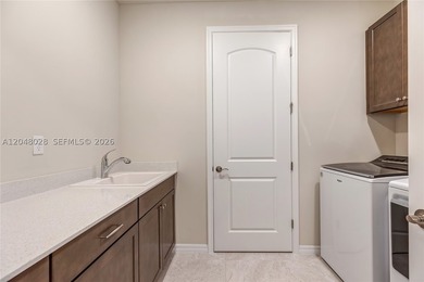 Welcome to Oak Tree, Pulte's premier gated community, offering - photo 16