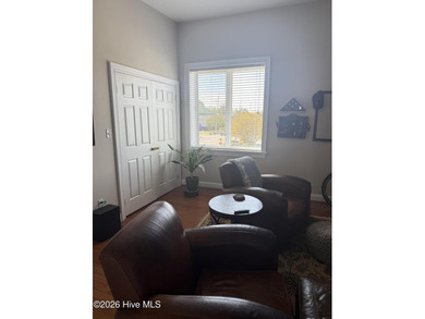 Impeccably maintained 3BR/2BA third-floor waterfront condo in - photo 22