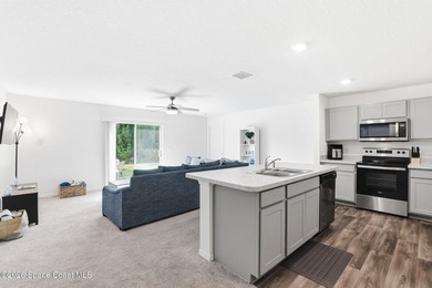 Welcome home to this beautifully designed 4 bedroom, 2 bathroom - photo 5