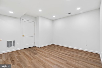 CUSTOM NEW CONSTRUCTION - 2,800+ SF - MOVE IN READY Modern - photo 36