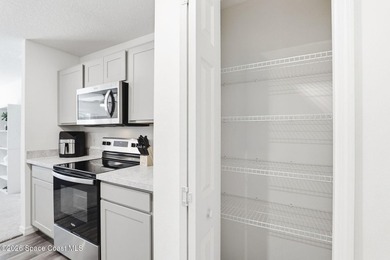 Welcome home to this beautifully designed 4 bedroom, 2 bathroom - photo 9