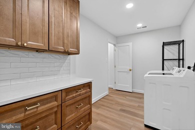 CUSTOM NEW CONSTRUCTION - 2,800+ SF - MOVE IN READY Modern - photo 43