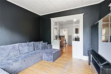 Spacious up-and-down two-family property in a highly accessible - photo 8