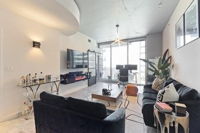 Stunning renovated 1 bed / 1 bath condo in Twelve Centennial