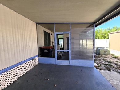 Charming 2-Bedroom Home in Sunshine Lake Estates - 55+ Community - photo 4