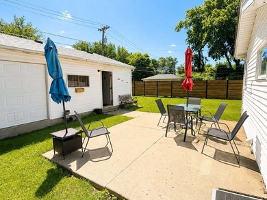 This charming 3-bedroom home offers comfortable living space - photo 3