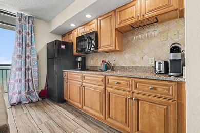 Welcome to this stunning one-bedroom, one-bathroom oceanfront - photo 12