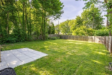 Welcome to 70 Highwood Road, where classic charm meets everyday - photo 15