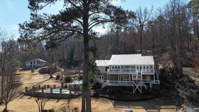 Lake Home For Sale in Guntersville, Alabama