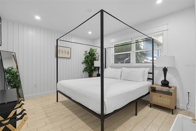 Welcome to *Pineapple Paradise* this luxury duplex is recently - photo 22