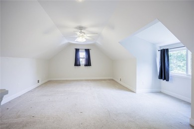 Welcome to 70 Highwood Road, where classic charm meets everyday - photo 25